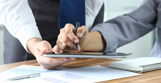 Assurance-vie : absence d’information sur le taux d’intérêt garanti et délai de renonciation prorogé