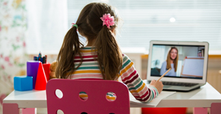 Emploi d’un salarié à domicile et confinement : crédit d’impôt maintenu pour les cours à distance